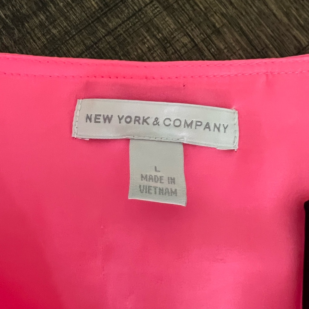 Bright pink, beautiful Top perfect for a fun night out